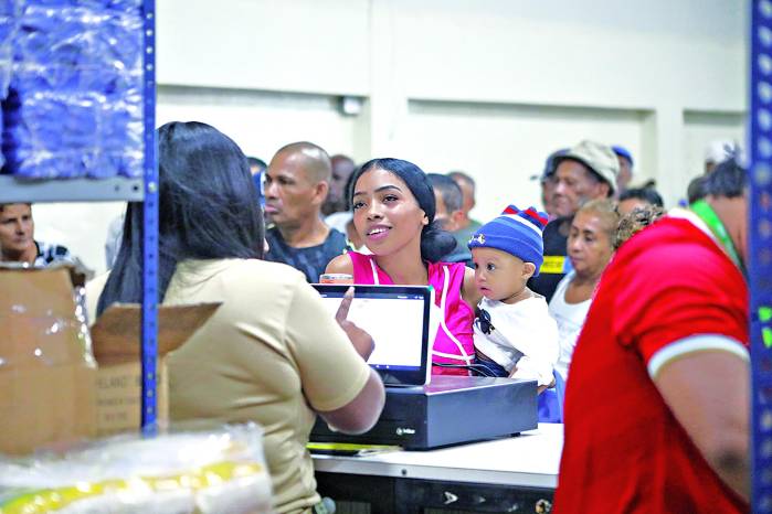 Con múltiples cajas, la atención al público es más rápida y eficiente. Con múltiples cajas, la atención al público es más rápida y eficiente.