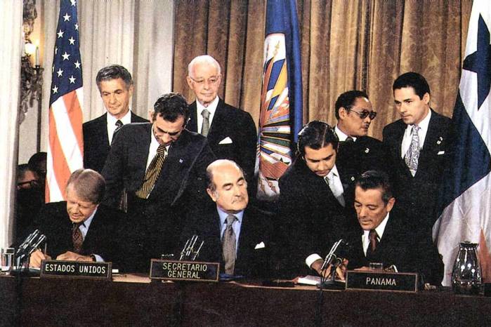 Firma de los Tratados entre Panamá y Estados Unidos, en 1977. Firma de los Tratados entre Panamá y Estados Unidos, en 1977.