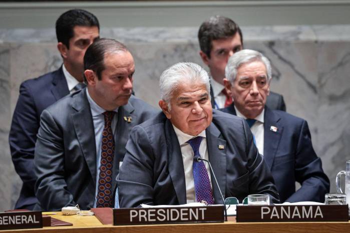 El presidente, José Raúl Mulino (c); junto al canciller, Javier Martínez-Acha; el embajador ante la ONU, Eloy Alfaro de Alba; el vicecanciller, Carlos Hoyos y el ministro de Asuntos del Canal, José Ramón Icaza. El presidente, José Raúl Mulino (c); junto al canciller, Javier Martínez-Acha; el embajador ante la ONU, Eloy Alfaro de Alba; el vicecanciller, Carlos Hoyos y el ministro de Asuntos del Canal, José Ramón Icaza.