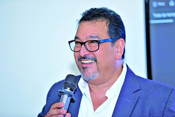 Aquiles Ow Young, gerente general de Omicron. Aquiles Ow Young, gerente general de Omicron.
