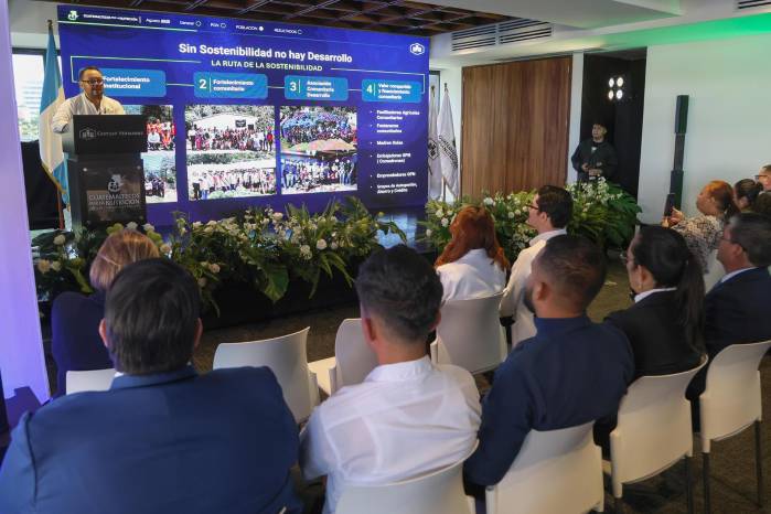 El programa social privado denominado Guatemaltecos por la Nutrición catalogó como históricos sus avances contra la desnutrición. El programa social privado denominado Guatemaltecos por la Nutrición catalogó como históricos sus avances contra la desnutrición.