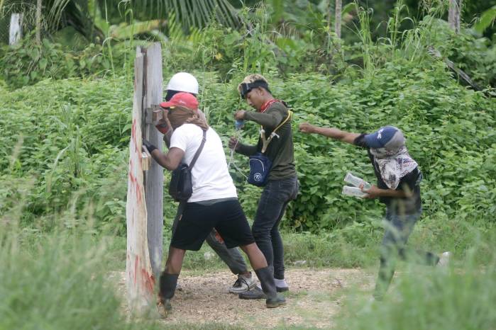 Las protestas en esta zona comenzaron la semana pasada. Las protestas en esta zona comenzaron la semana pasada.