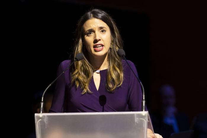 La eurodiputada Irene Montero acusa al PSOE de usar su estructura para “obtener mordidas”. La eurodiputada Irene Montero acusa al PSOE de usar su estructura para “obtener mordidas”.