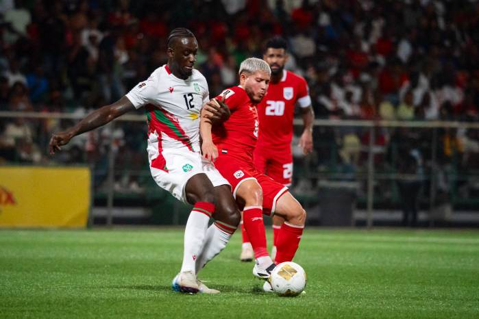 El mediocampista, Cristian Martínez durante el partido contra Surinam. El mediocampista, Cristian Martínez durante el partido contra Surinam.