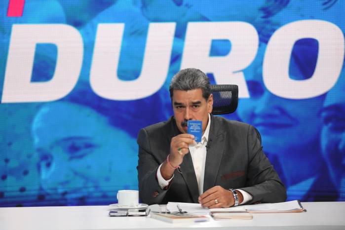 Fotografía del 25 de agosto de 2025 cedida por Palacio de Miraflores del presidente de Venezuela, Nicolás Maduro, hablando durante su programa de televisión semanal Con Maduro +, en Caracas (Venezuela). Fotografía del 25 de agosto de 2025 cedida por Palacio de Miraflores del presidente de Venezuela, Nicolás Maduro, hablando durante su programa de televisión semanal Con Maduro +, en Caracas (Venezuela).