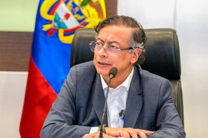 El mandatario colombiano, Gustavo Petro, durante una alocución sobre el atentado contra Miguel Uribe Turbay este sábado, en Bogotá (Colombia). El mandatario colombiano, Gustavo Petro, durante una alocución sobre el atentado contra Miguel Uribe Turbay este sábado, en Bogotá (Colombia).