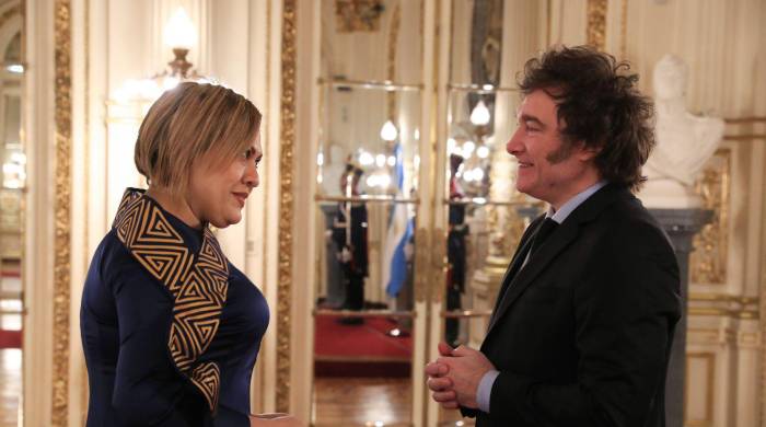 Herrera fue recibida por Milei en el Salón Blanco de la Casa Rosada. Herrera fue recibida por Milei en el Salón Blanco de la Casa Rosada.