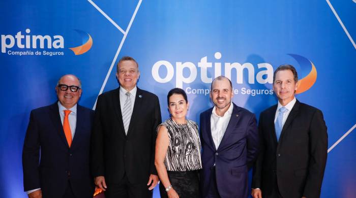 Enrique Rondón, Alberto Vásquez, Silvia Rodríguez, Ignacio Vollmer y Arturo Sáenz. Enrique Rondón, Alberto Vásquez, Silvia Rodríguez, Ignacio Vollmer y Arturo Sáenz.