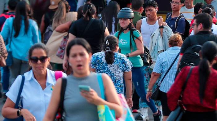 Panamá enfrenta una serie de incertidumbres sociales, que lo llevan a tener unas perspectivas de bajo crecimiento económico. Panamá enfrenta una serie de incertidumbres sociales, que lo llevan a tener unas perspectivas de bajo crecimiento económico.