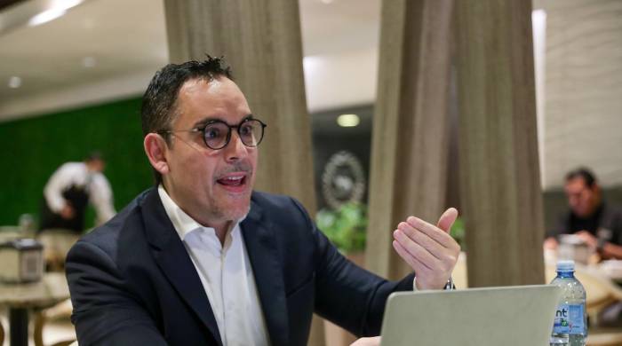 El exembajador de Chile en Panamá Francisco Cruz destacó la necesidad de fortalecer el marco jurídico e institucional en torno a la actividad minera. El exembajador de Chile en Panamá Francisco Cruz destacó la necesidad de fortalecer el marco jurídico e institucional en torno a la actividad minera.
