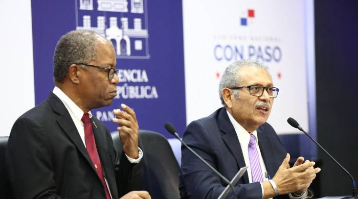 Temas como la síntesis de las propuestas y la unificación de sistemas fueron discutidos en las mesas este 16 de octubre. Temas como la síntesis de las propuestas y la unificación de sistemas fueron discutidos en las mesas este 16 de octubre.