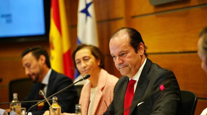 El ministro de Relaciones Exteriores de Panamá, Javier Martínez-Acha Vásquez, reunido con las autoridades y empresarios españoles. El ministro de Relaciones Exteriores de Panamá, Javier Martínez-Acha Vásquez, reunido con las autoridades y empresarios españoles.