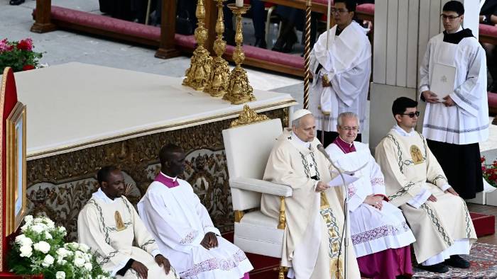 Papa León XIV durante la lectura de su homilía de este domingo 18 de mayo de 2025. Papa León XIV durante la lectura de su homilía de este domingo 18 de mayo de 2025.