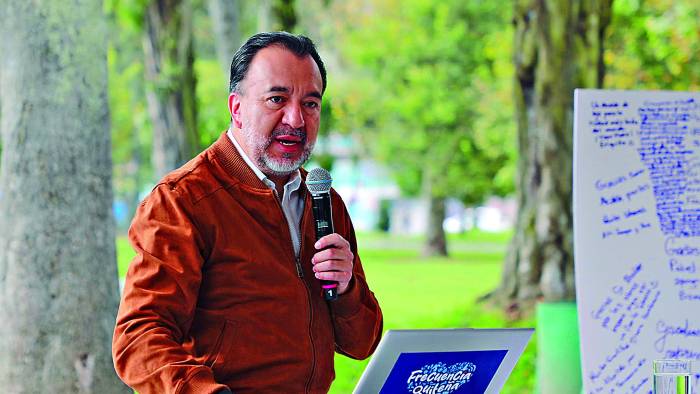 Fotografía cedida por el Municipio de Quito de su alcalde, Pabel Muñoz, hablando durante una rendición de cuentas e informe de gestión con motivo de los dos años en el cargo este lunes, en Quito (Ecuador). EFE | Camilo Cevallos Fotografía cedida por el Municipio de Quito de su alcalde, Pabel Muñoz, hablando durante una rendición de cuentas e informe de gestión con motivo de los dos años en el cargo este lunes, en Quito (Ecuador). EFE | Camilo Cevallos