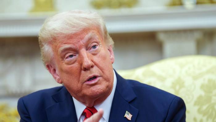 La Casa Blanca hizo saber que el mandatario republicano estaba “frustrado” con Rusia y Ucrania por la falta de avances en la negociación de paz. La Casa Blanca hizo saber que el mandatario republicano estaba “frustrado” con Rusia y Ucrania por la falta de avances en la negociación de paz.