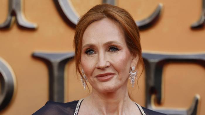 La escritora J.K Rowling La escritora J.K Rowling