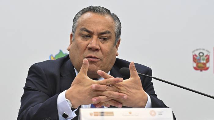 “Ejercí el cargo con responsabilidad y compromiso, siempre fiel al juramento de servir al país sin incurrir en actos de corrupción”, aseguró Adrianzén. “Ejercí el cargo con responsabilidad y compromiso, siempre fiel al juramento de servir al país sin incurrir en actos de corrupción”, aseguró Adrianzén.