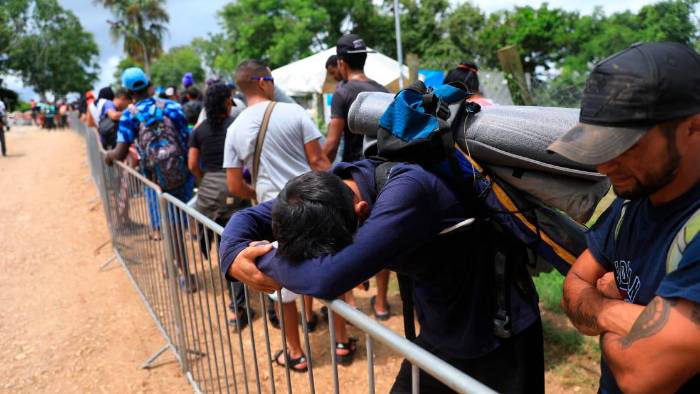 Panamá registra el ingresos de migrantes por Darien desde 2010. Sin embargo, el cruce de la selva a pie de unas 500.000 hasta finales de 2024 viene disminuyendo a la fecha en un 98 %. Panamá registra el ingresos de migrantes por Darien desde 2010. Sin embargo, el cruce de la selva a pie de unas 500.000 hasta finales de 2024 viene disminuyendo a la fecha en un 98 %.