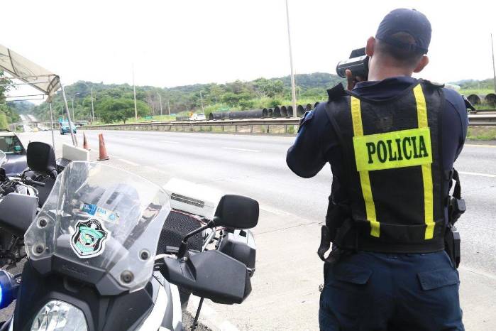 Los meses con mayor cantidad de accidentes de tráfico son: mayo (4211), abril (4119), marzo (4029), enero (3827) y febrero (3713). Los meses con mayor cantidad de accidentes de tráfico son: mayo (4211), abril (4119), marzo (4029), enero (3827) y febrero (3713).