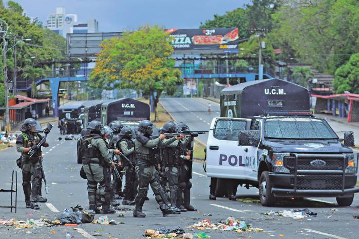 Diputados, académicos y defensores de derechos humanos alertan sobre un enfoque represivo por parte del Estado en materia de seguridad. Diputados, académicos y defensores de derechos humanos alertan sobre un enfoque represivo por parte del Estado en materia de seguridad.