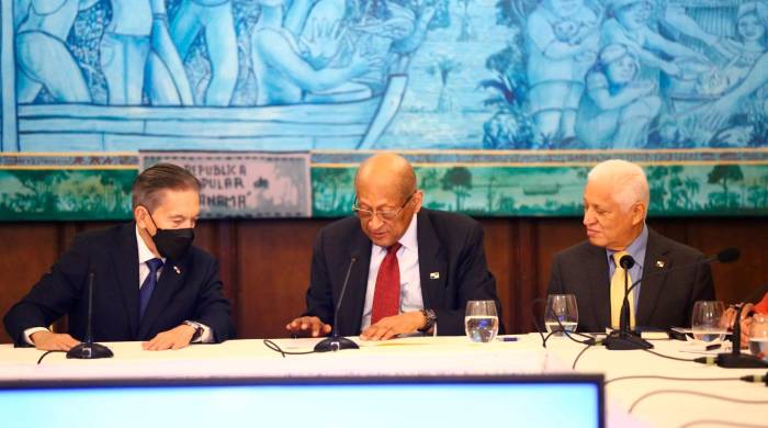 El presidente de la República, Laurentino Cortizo; el ministro de Economía, Héctor Alexander, y el viceministro de Economia, Carlos González El presidente de la República, Laurentino Cortizo; el ministro de Economía, Héctor Alexander, y el viceministro de Economia, Carlos González