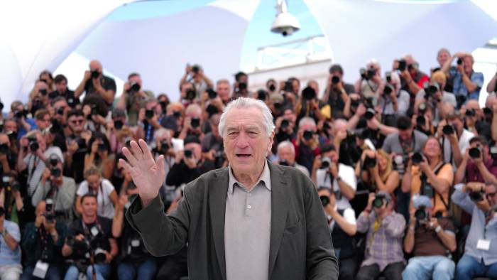 El actor estadounidense Robert De Niro posa durante una sesión fotográfica para su Palma de Oro honoraria en la 78ª edición del Festival de Cine de Cannes en Cannes, sur de Francia, el 13 de mayo de 2025. El actor estadounidense Robert De Niro posa durante una sesión fotográfica para su Palma de Oro honoraria en la 78ª edición del Festival de Cine de Cannes en Cannes, sur de Francia, el 13 de mayo de 2025.