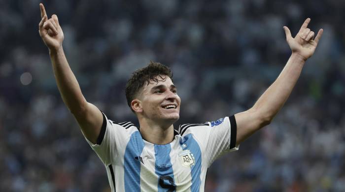 El Atlético no informó del precio del fichaje del jugador de 24 años, que la prensa deportiva española sitúa en torno a los 98.4 millones de dólares. El Atlético no informó del precio del fichaje del jugador de 24 años, que la prensa deportiva española sitúa en torno a los 98.4 millones de dólares.