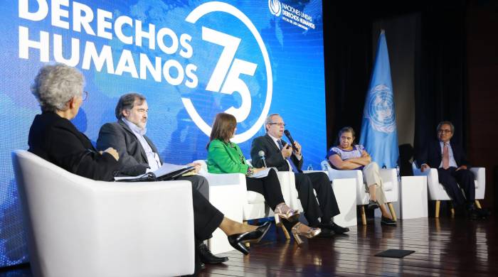 La Cancillería y la Oficina del Alto Comisionado de las Naciones Unidas para los Derechos Humanos realizaron un encuentro para debatir sobre los 75 años de la Declaración Universal de los Derechos Humanos. La Cancillería y la Oficina del Alto Comisionado de las Naciones Unidas para los Derechos Humanos realizaron un encuentro para debatir sobre los 75 años de la Declaración Universal de los Derechos Humanos.