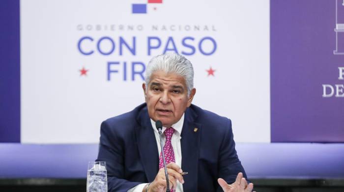 El presidente manifestó su deseo de que se respetase el proceso electoral en Venezuela. El presidente manifestó su deseo de que se respetase el proceso electoral en Venezuela.