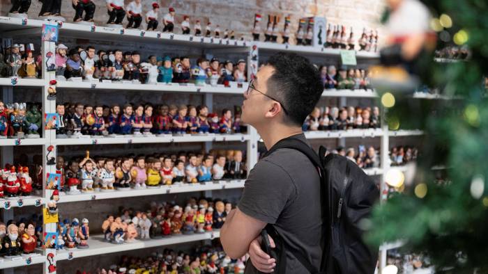 El esplendor del pastor ‘caganer’, la estrella de los pesebres catalanes El esplendor del pastor ‘caganer’, la estrella de los pesebres catalanes