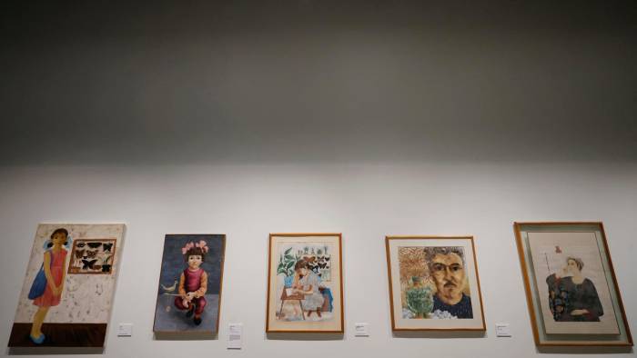Fotografía de pinturas en óleo de la exhibición. Fotografía de pinturas en óleo de la exhibición.
