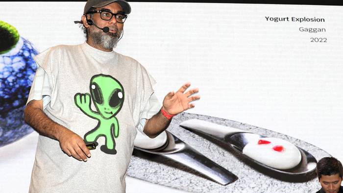 El chef Gaggan Anand de Tailandia habla en la inauguración del Foro Gastronómico Internacional este martes, en Bogotá El chef Gaggan Anand de Tailandia habla en la inauguración del Foro Gastronómico Internacional este martes, en Bogotá