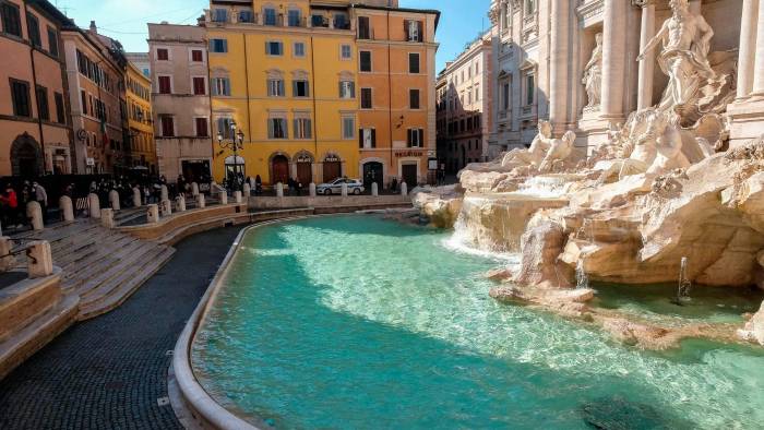 Fontana de Trevi. (Italia, Roma). Fontana de Trevi. (Italia, Roma).