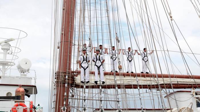 El buque cruzará por las esclusas del Canal de Panamá el próximo 6 de mayo en su vigésimo cuarto viaje al país. El buque cruzará por las esclusas del Canal de Panamá el próximo 6 de mayo en su vigésimo cuarto viaje al país.