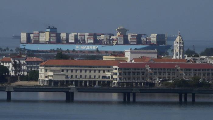 Fotografía de un buque de carga en su ruta al Canal de Panamá este jueves, en Ciudad de Panamá (Panamá). Carlos Lemos / EFE Fotografía de un buque de carga en su ruta al Canal de Panamá este jueves, en Ciudad de Panamá (Panamá). Carlos Lemos / EFE