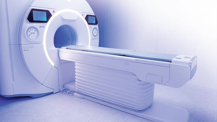 El equipo SIGNA™ HERO 3.0 TESLA está diseñado para realizar estudios de radiología con la óptima calidad de imagen. El equipo SIGNA™ HERO 3.0 TESLA está diseñado para realizar estudios de radiología con la óptima calidad de imagen.