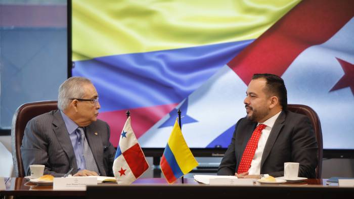 El secretario de Energía de Panamá, Juan Manuel Urriola, y el viceministro de Minas y Energía de Colombia, Jorge Cristancho. El secretario de Energía de Panamá, Juan Manuel Urriola, y el viceministro de Minas y Energía de Colombia, Jorge Cristancho.