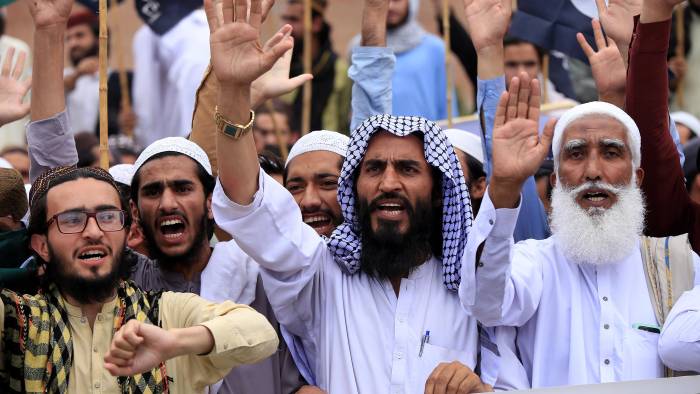 La India y Pakistán intercambiaron ataques con misiles y drones, marcando una de las jornadas con mayor despliegue de ataques en décadas. La India y Pakistán intercambiaron ataques con misiles y drones, marcando una de las jornadas con mayor despliegue de ataques en décadas.