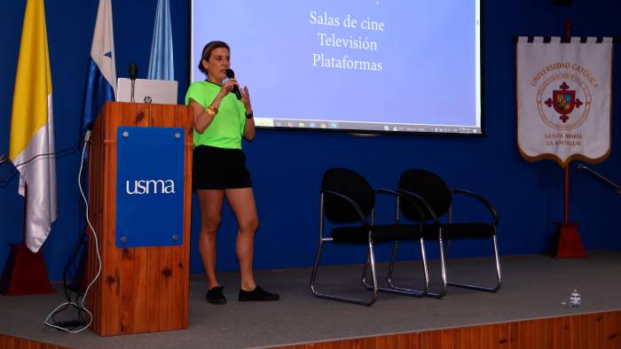 La productora y guionista española compartió con profesores, estudiantes y administrativos de la USMA, así como con el público en general. La productora y guionista española compartió con profesores, estudiantes y administrativos de la USMA, así como con el público en general.
