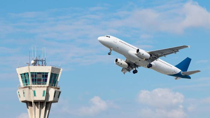 Panamá administra el espacio aéreo en el Caribe, sobre el archipiélago de San Andrés, Providencia y Santa Catalinamen. Panamá administra el espacio aéreo en el Caribe, sobre el archipiélago de San Andrés, Providencia y Santa Catalinamen.