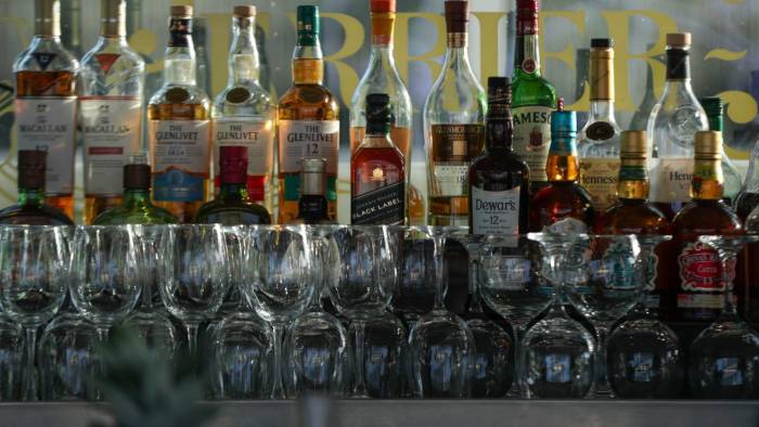 La venta de bebidas alcohólicas estará prohibida en cuatro distritos de la provincia de Chiriquí. La venta de bebidas alcohólicas estará prohibida en cuatro distritos de la provincia de Chiriquí.