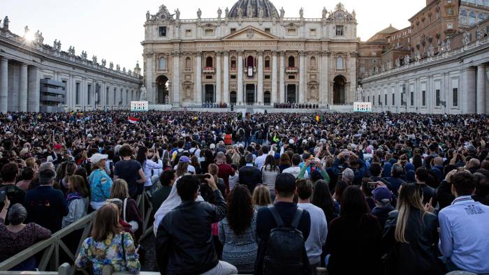 La frase más polémica del papa fue “No sirve una política para los pobres, sino una política de los pobres”. La frase más polémica del papa fue “No sirve una política para los pobres, sino una política de los pobres”.