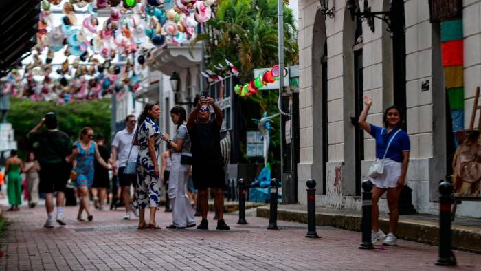 Debido al bloqueo tanto turistas nacionales y extranjeros han cancelados sus planes de viaje a destinos turísticos como Chiriquí, Bocas del Toro y las provincias centrales. Debido al bloqueo tanto turistas nacionales y extranjeros han cancelados sus planes de viaje a destinos turísticos como Chiriquí, Bocas del Toro y las provincias centrales.