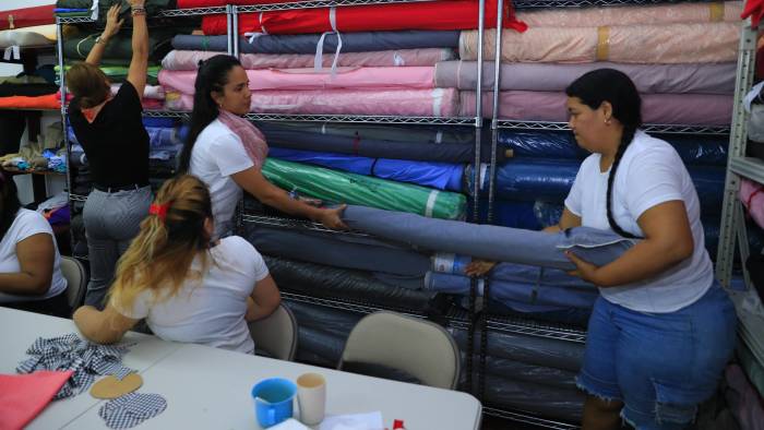 Varias privadas de libertad participan en los talleres de IntegrArte, que también les permite reducir el tiempo de sus condenas. Varias privadas de libertad participan en los talleres de IntegrArte, que también les permite reducir el tiempo de sus condenas.