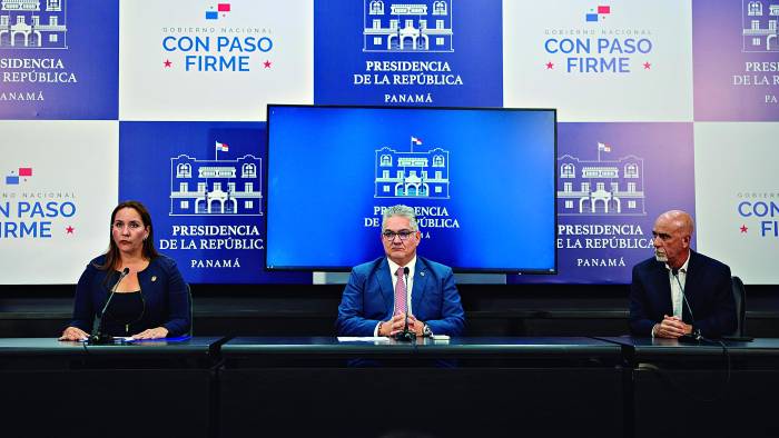 Erika Vargas, directora de Ipacoop y Juan Carlos Orillac, ministro de la Presidencia. Erika Vargas, directora de Ipacoop y Juan Carlos Orillac, ministro de la Presidencia.