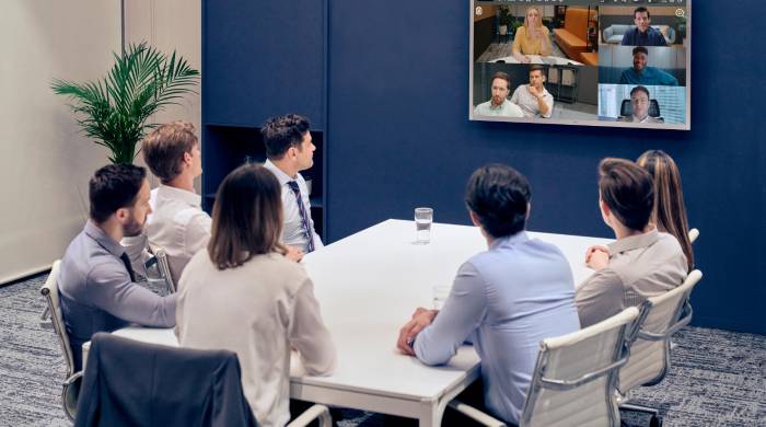 TV LG Hotel con Google Cast y Airplay, robots CLOi, pantallas DVLED y cargadores EV presentados en Hitec 2024 TV LG Hotel con Google Cast y Airplay, robots CLOi, pantallas DVLED y cargadores EV presentados en Hitec 2024