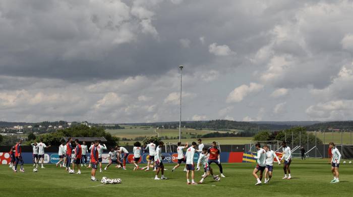 Los jugadores de la selección española durante el entrenamiento. Los jugadores de la selección española durante el entrenamiento.