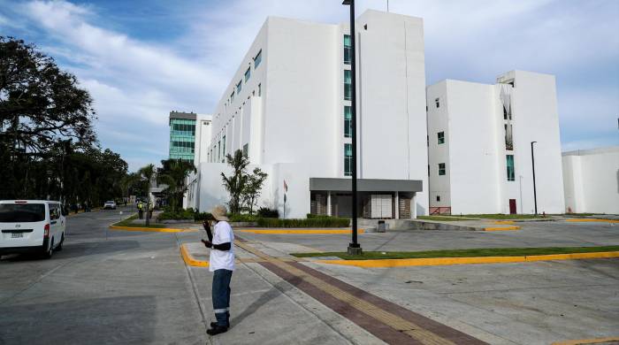 Fachada del hospital Manuel Amador Guerrero. Fachada del hospital Manuel Amador Guerrero.