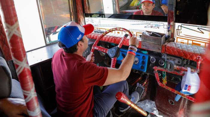 Carrizo condujo uno de los conocidos recordados “diablos rojos”. Carrizo condujo uno de los conocidos recordados “diablos rojos”.