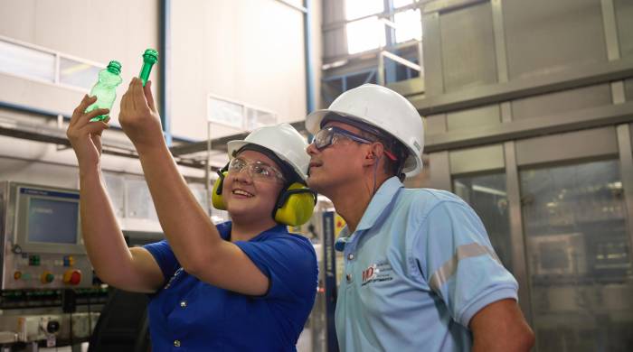 Cervecería Nacional ha trazado metas para reducir su huella de carbono en un 25% para el año 2025. Cervecería Nacional ha trazado metas para reducir su huella de carbono en un 25% para el año 2025.